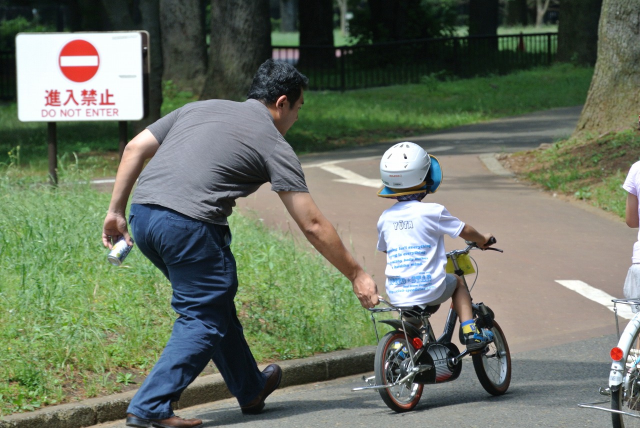 代々木公園 自転車 ヘルメット